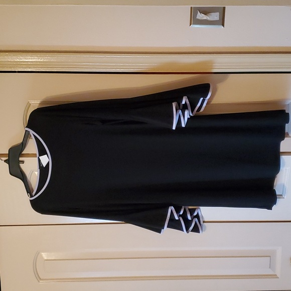 Dress - Picture 1 of 1